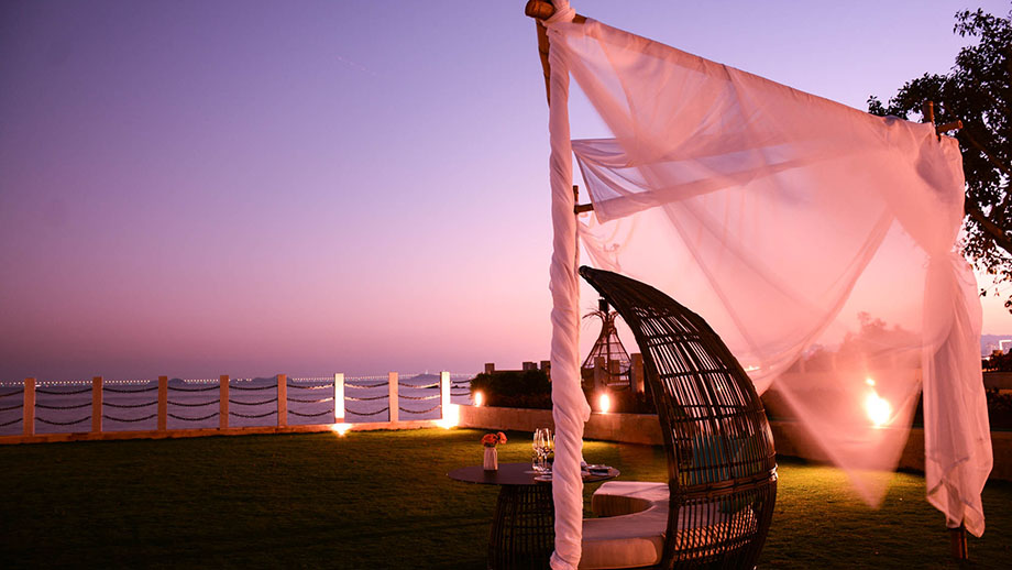 ANCNZH_Facilities_Dining_920x518 (1).jpg